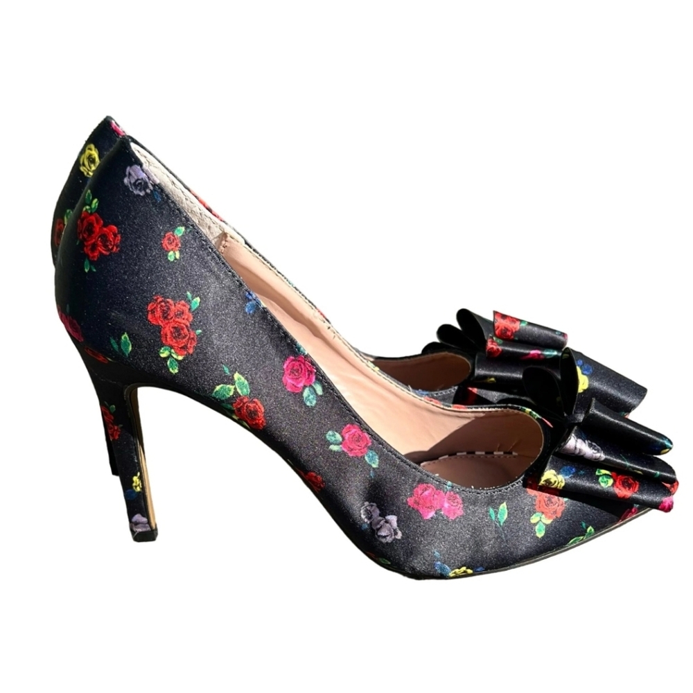 Betsey Johnson Bret Rose Motif High Heel Stiletto Pumps Bow Vamp